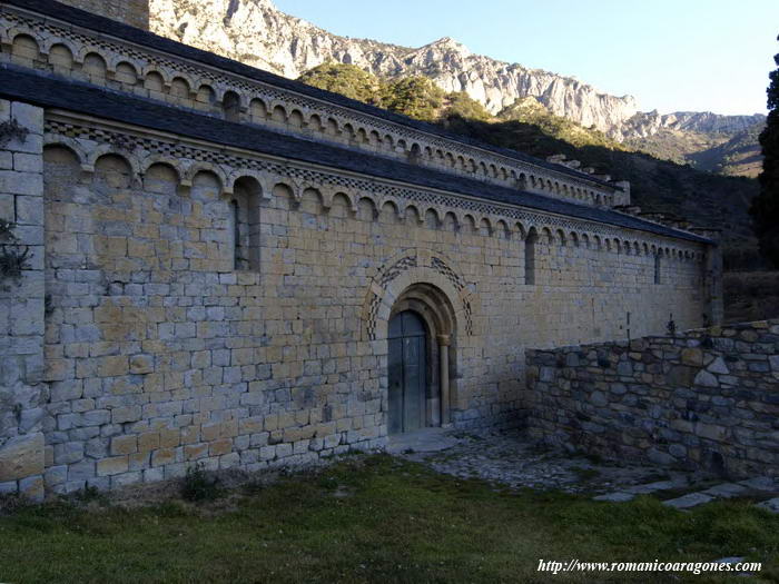 MURO SUR DEL MONASTERIO